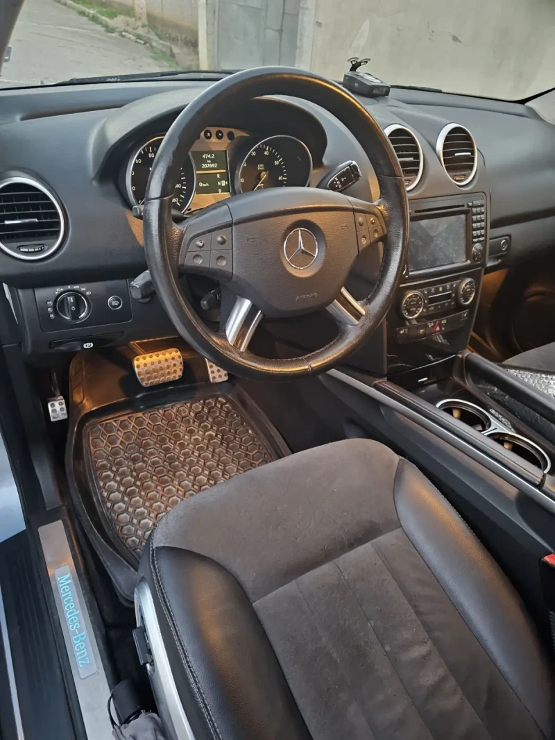 Mercedes-Benz ML 350 Газ-Бензин, снимка 16 - Автомобили и джипове - 51738692