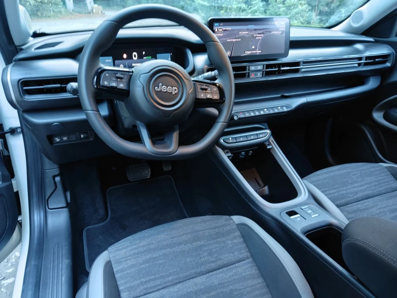 Jeep Avenger Longitude, снимка 9 - Автомобили и джипове - 52333346