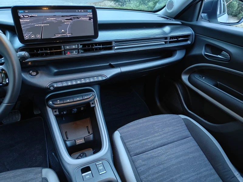 Jeep Avenger Longitude, снимка 10 - Автомобили и джипове - 52333346