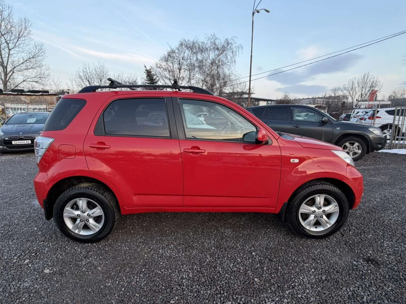Daihatsu Terios 1.5 i 4x4, снимка 10 - Автомобили и джипове - 53339426