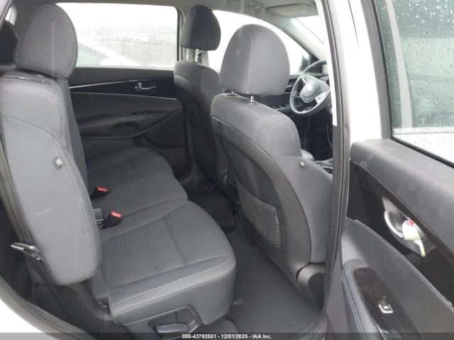 Kia Sorento LX* 89047км!* Клип на двигателя* Фиксирана цена, снимка 12 - Автомобили и джипове - 53277486