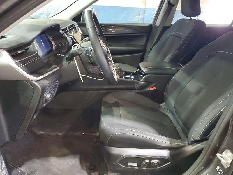 Jeep Grand cherokee Laredo, снимка 6 - Автомобили и джипове - 54042135