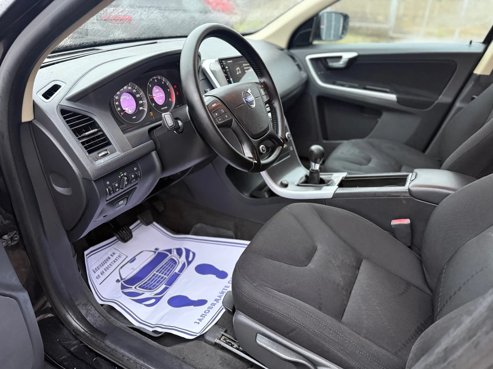 Volvo XC60 2.4D5 FWD - изображение 9