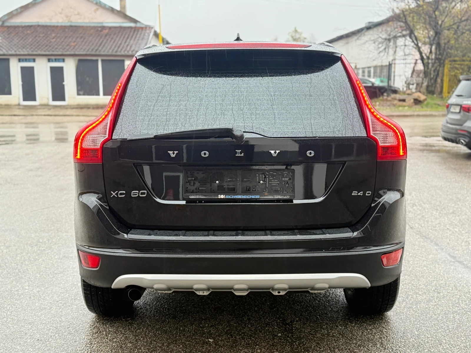 Volvo XC60 2.4D5 FWD - изображение 6