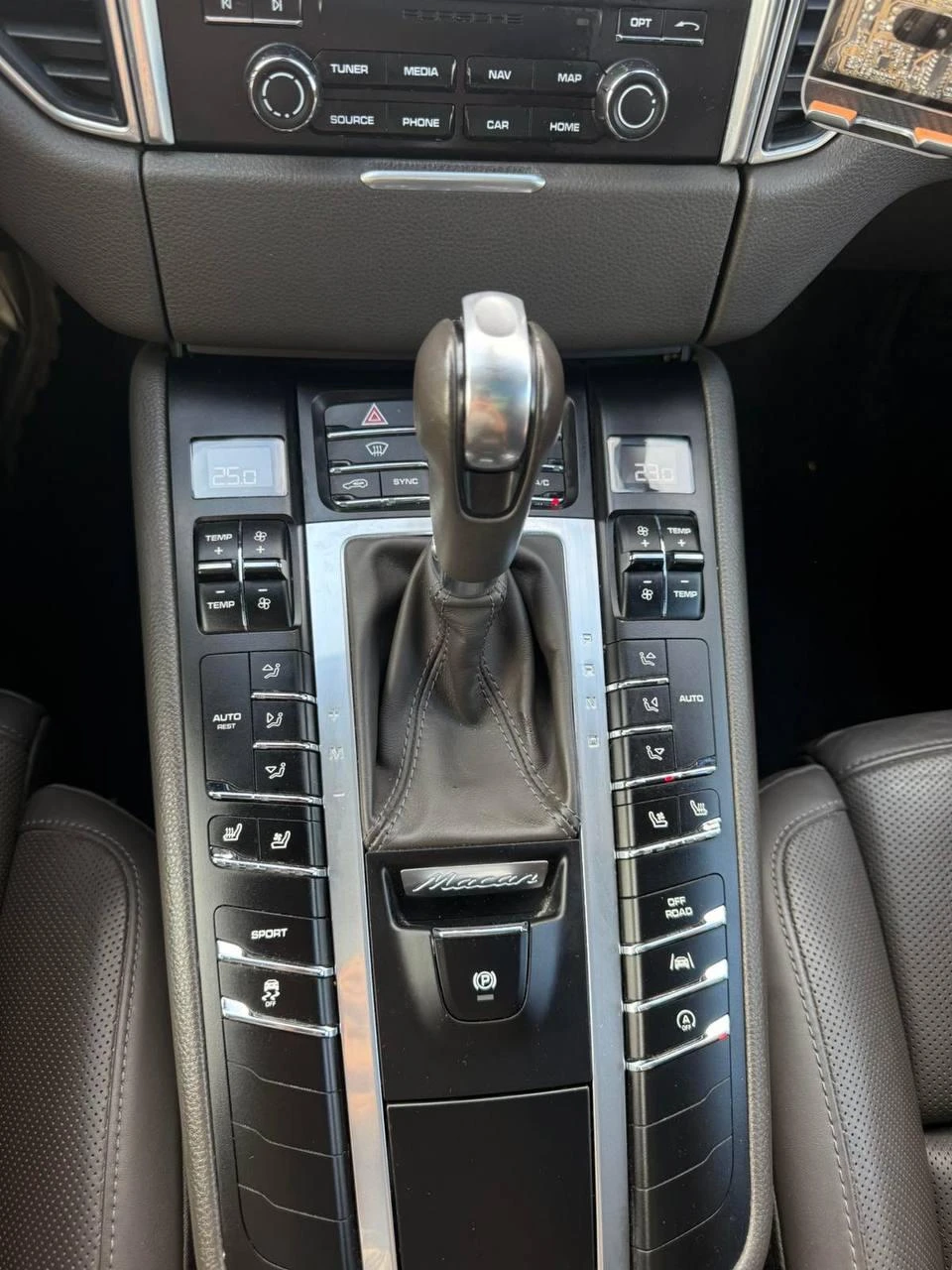 Porsche Macan S* BOSE* PANORAMA* ПОДГРЕВ* ОБУДХВАНЕ* CARPLAY* , снимка 11 - Автомобили и джипове - 54346070