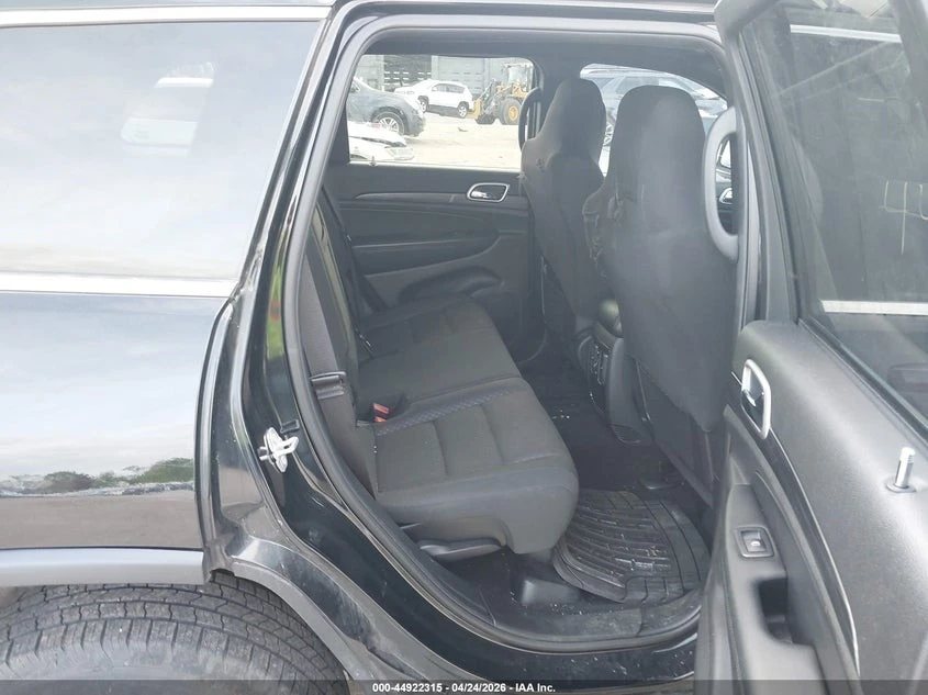 Jeep Grand cherokee * LAREDO* KEYLESS* Camera* ПОДГРЕВ* , снимка 11 - Автомобили и джипове - 55060282