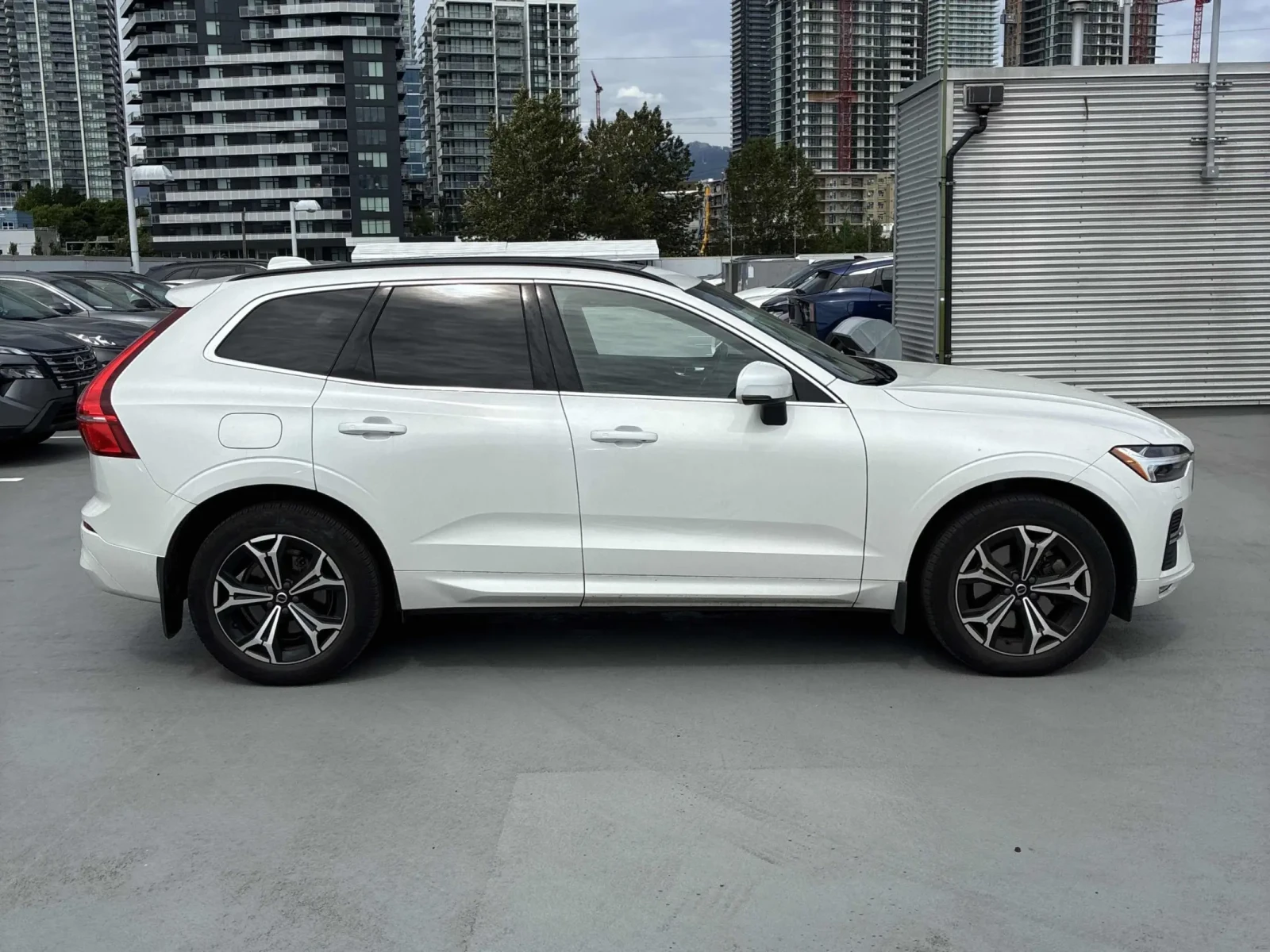 Volvo XC60 Momentum * 2 КЛЮЧА * ПАНОРАМА * ПОДГРЕВИ * CARFAX, снимка 4 - Автомобили и джипове - 55072689