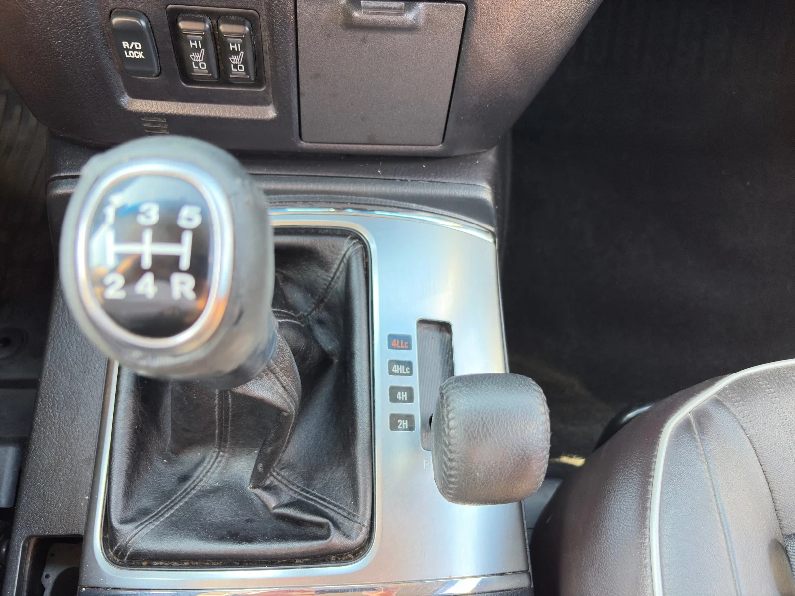 Mitsubishi Pajero Mitsubishi Pajero 3.2 DI-D , снимка 12 - Автомобили и джипове - 55621642