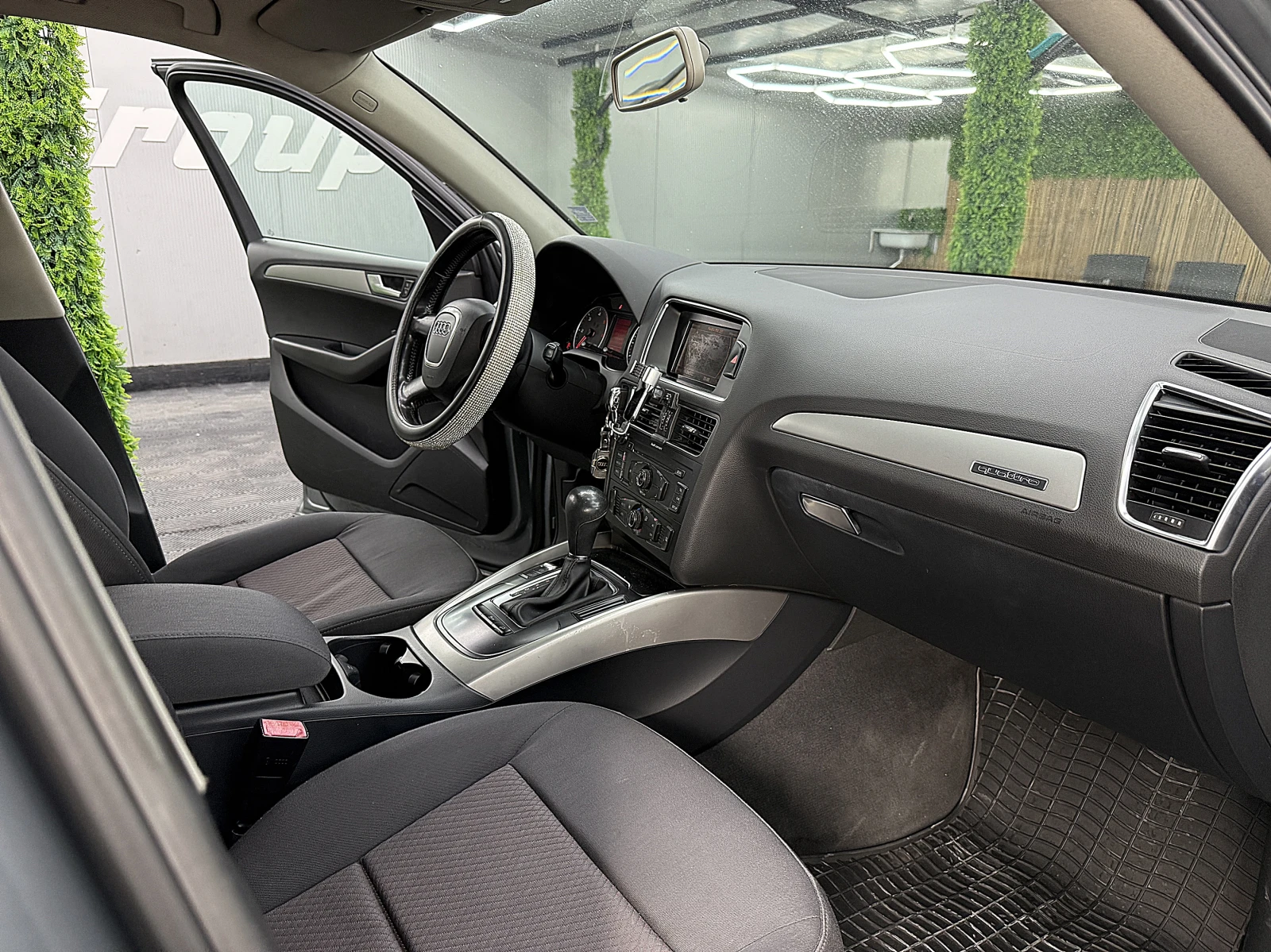 Audi Q5 2.0TDI/AVTOMAT/СОБСТВЕН ЛИЗИНГ, снимка 10 - Автомобили и джипове - 56003451