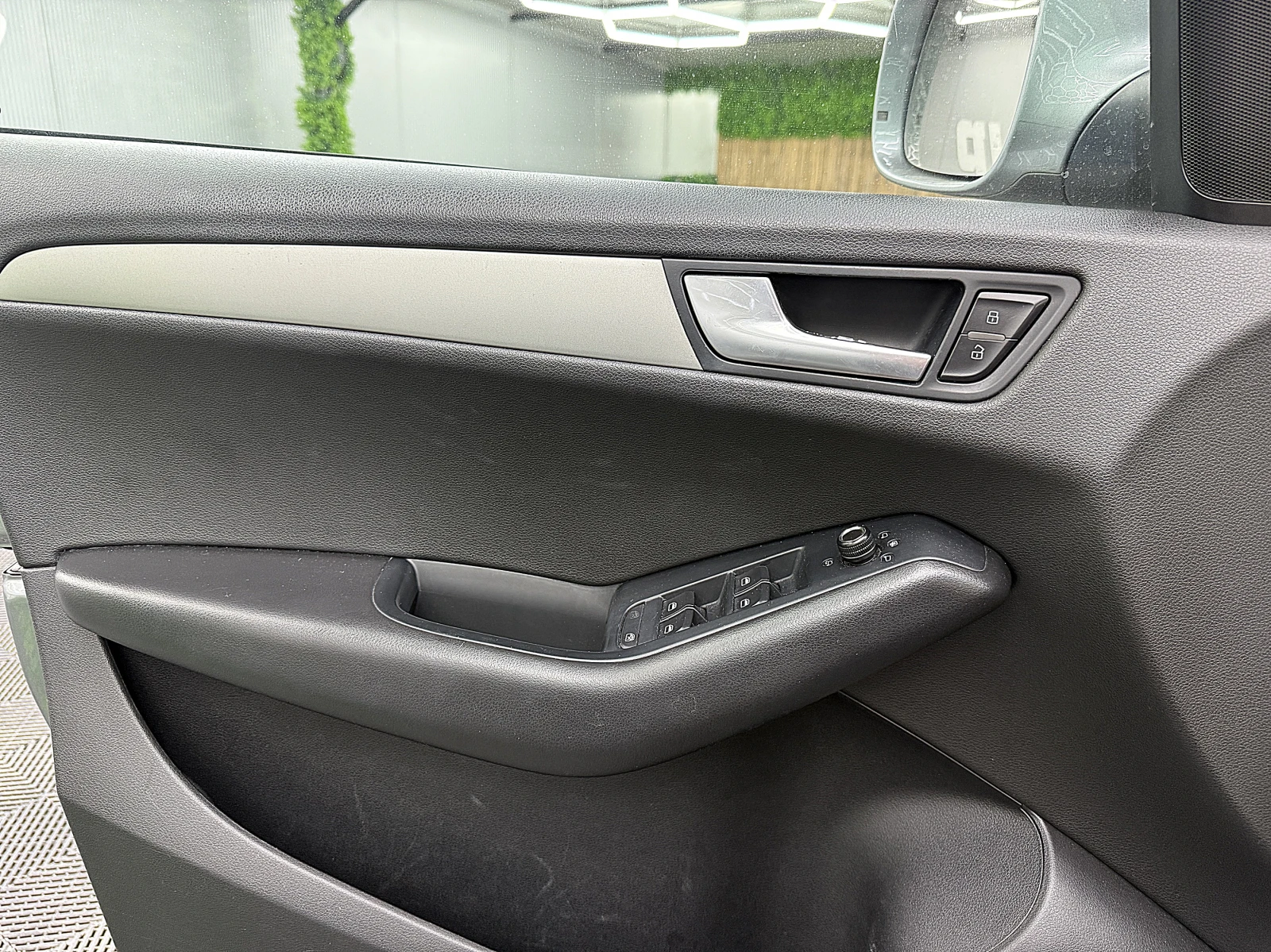 Audi Q5 2.0TDI/AVTOMAT/СОБСТВЕН ЛИЗИНГ, снимка 8 - Автомобили и джипове - 56003451