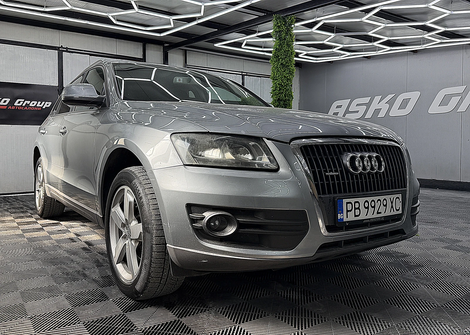 Audi Q5 2.0TDI/AVTOMAT/СОБСТВЕН ЛИЗИНГ, снимка 3 - Автомобили и джипове - 56003451