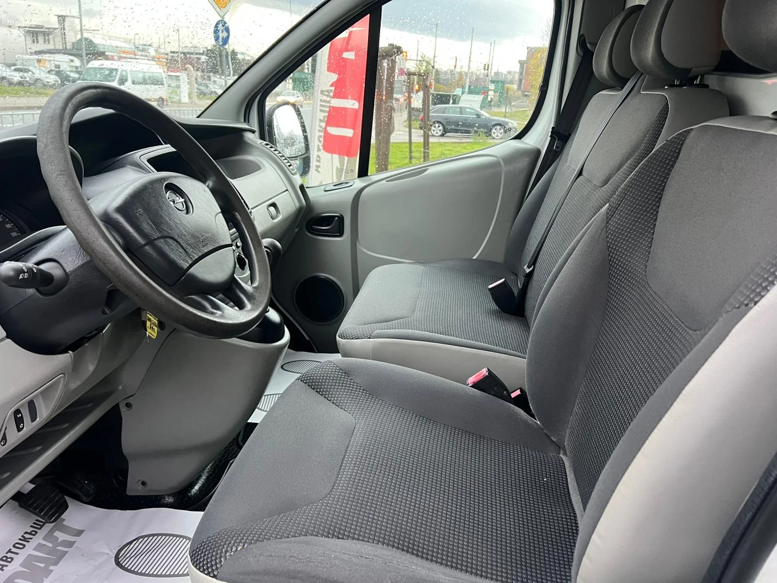 Opel Vivaro 2.5CDTi/РЕАЛНИ КМ ! ! ! - изображение 8