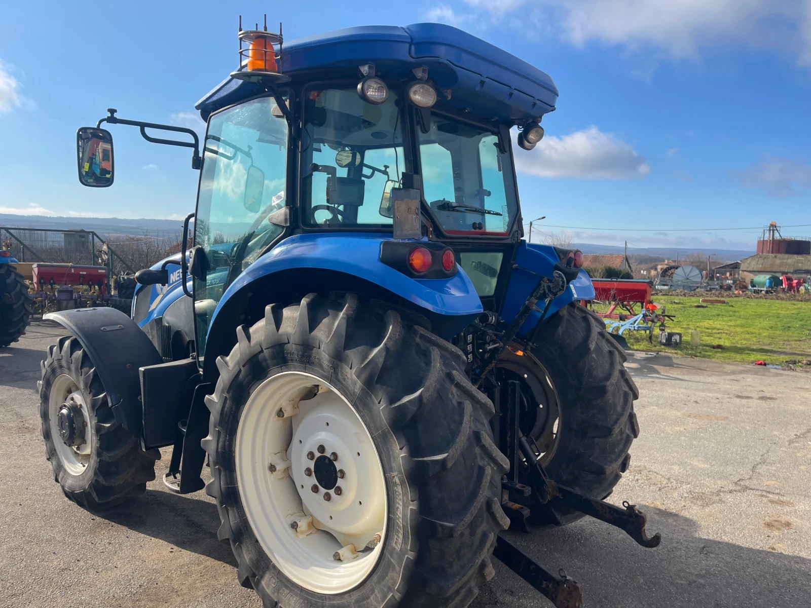 Трактор New Holland T 5.105 - изображение 7