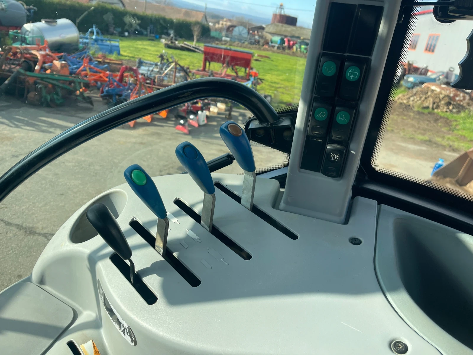 Трактор New Holland T 5.105 - изображение 10