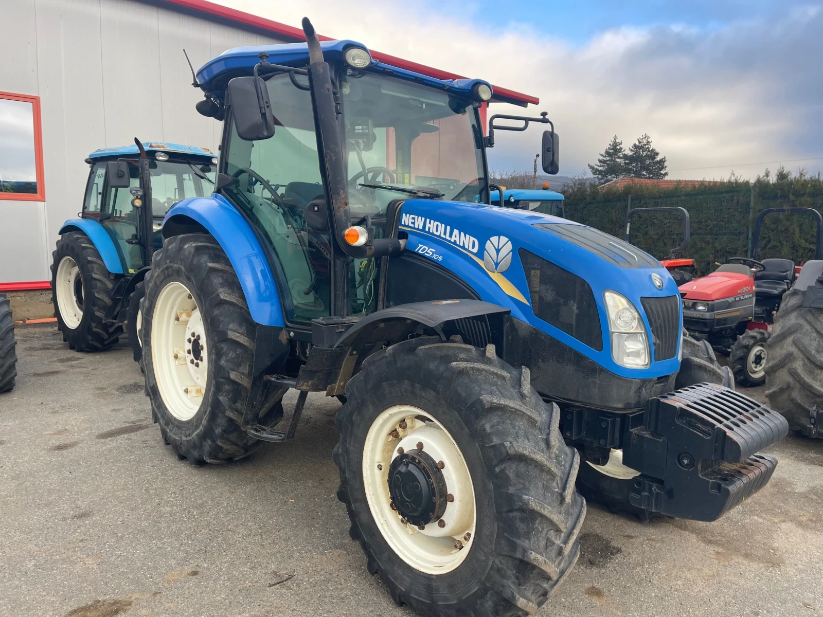 Трактор New Holland T 5.105 - изображение 3
