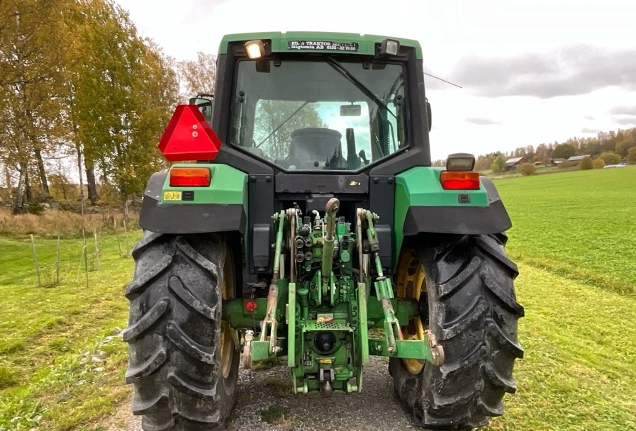 Трактор John Deere 6110, снимка 3 - Селскостопанска техника - 56304440