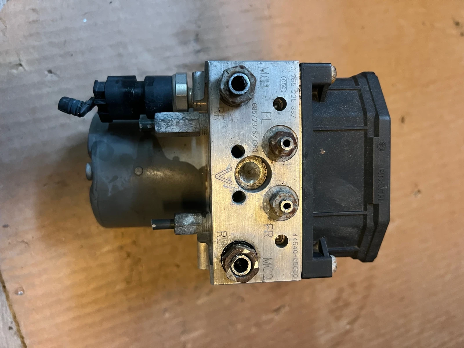 89541-05100 ABS ����� Toyota AVENSIS 44540-05050 0 265 225 387 | Mobile.bg � ����������� 4