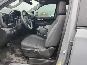 Chevrolet Silverado RST Crew Cab Sh  CARFAX | Auto.bg — изображение 16