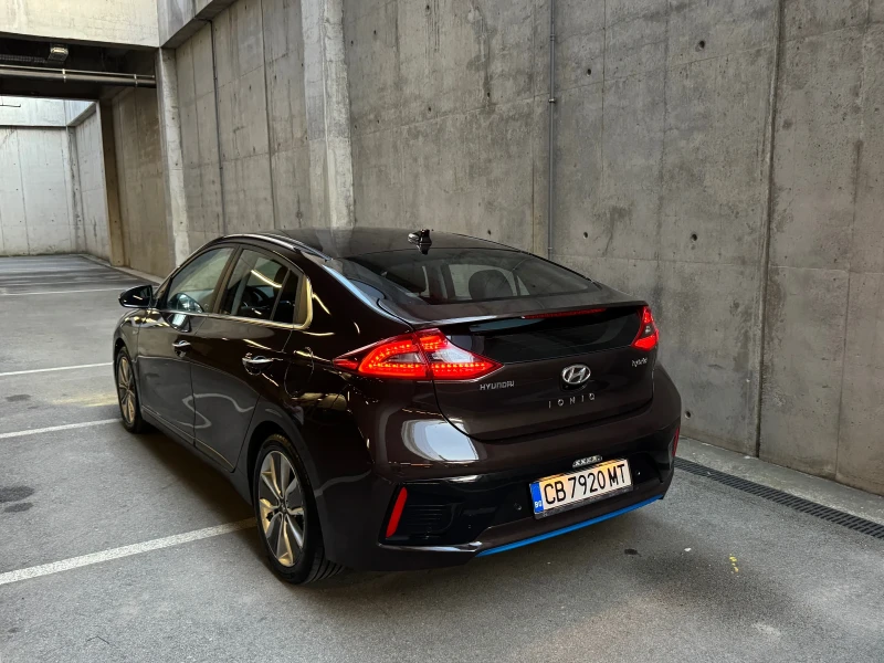 Hyundai Ioniq ОБСЛУЖЕНА на 26.09.2025, Гражданса, Каско!, снимка 4 - Автомобили и джипове - 52567934