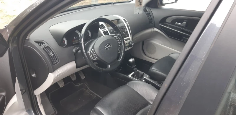 Kia Ceed 2.0 Бензин, снимка 11 - Автомобили и джипове - 52566642