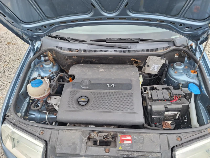 Skoda Fabia 1.4i klima, снимка 7 - Автомобили и джипове - 52079529