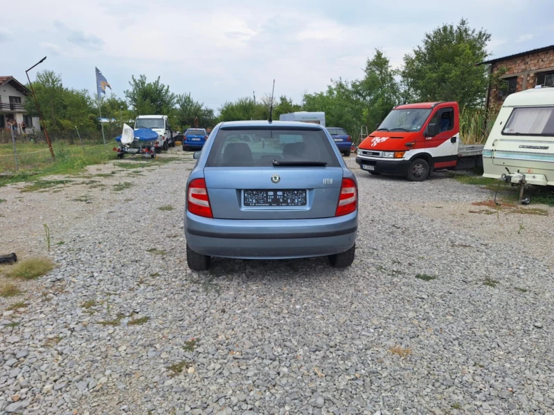 Skoda Fabia 1.4i klima, снимка 3 - Автомобили и джипове - 52079529