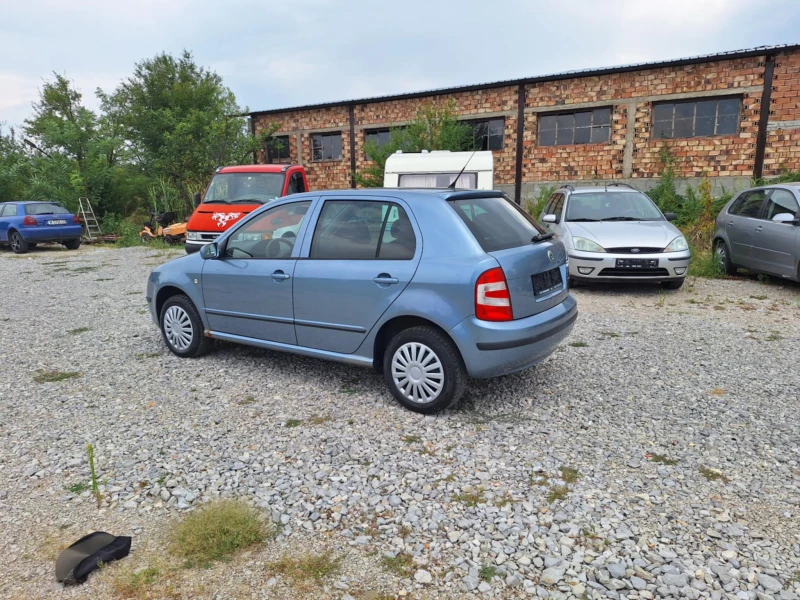 Skoda Fabia 1.4i klima, снимка 4 - Автомобили и джипове - 52079529