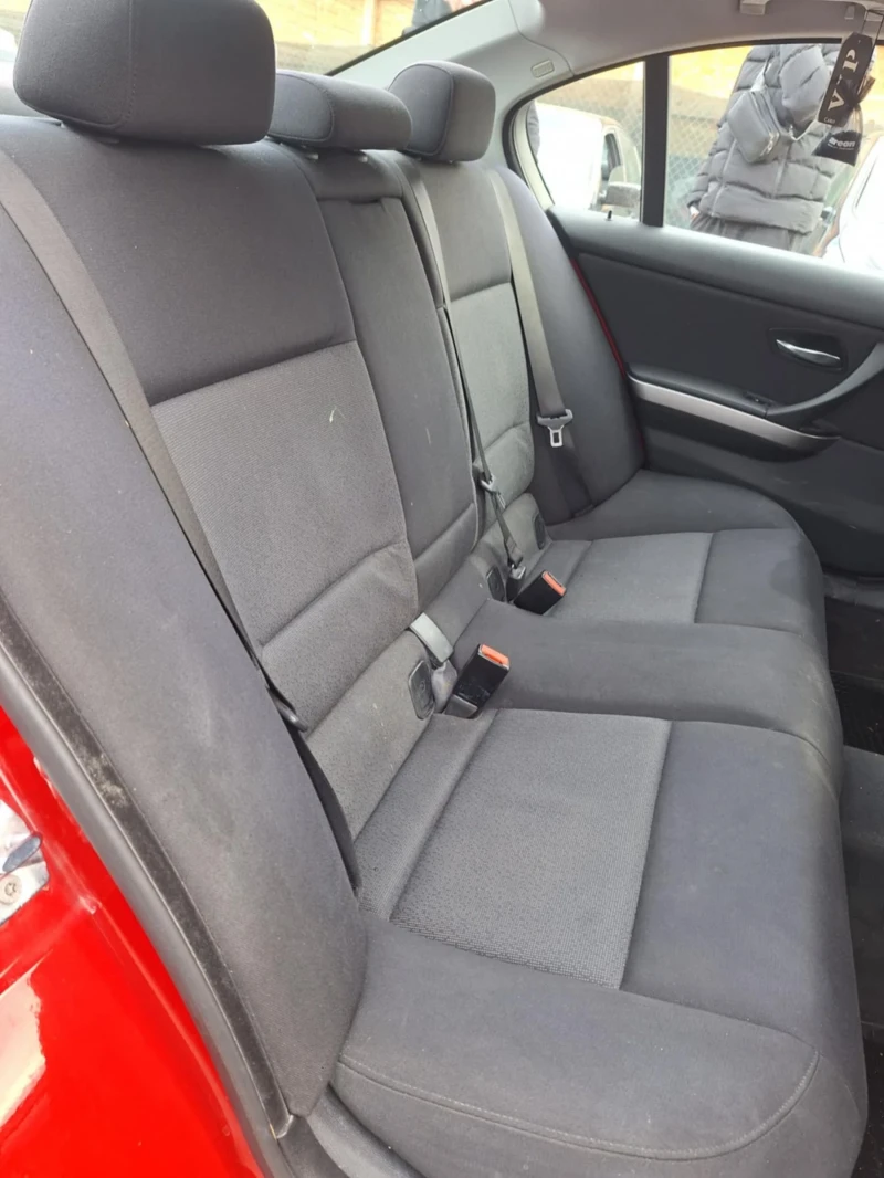 BMW 330 i M/// Ръчка, снимка 13 - Автомобили и джипове - 52538955