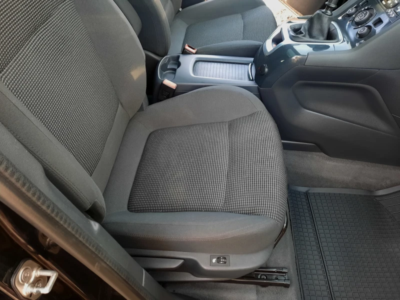 Peugeot 5008 1.6eHDI 115ps., снимка 12 - Автомобили и джипове - 53123854