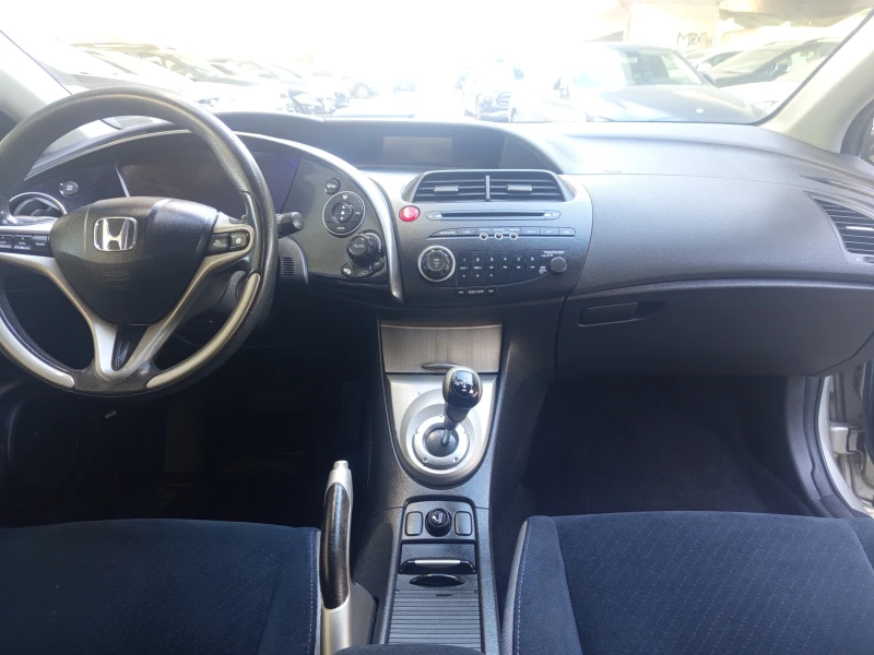 Honda Civic 1.8i Автоматик, снимка 12 - Автомобили и джипове - 53165724