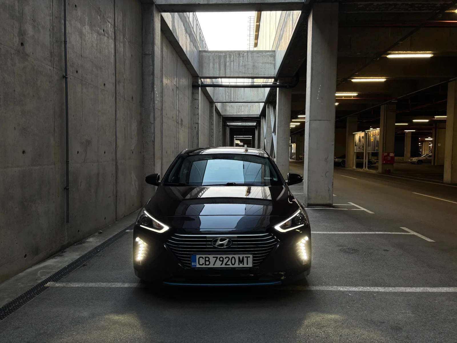 Hyundai Ioniq ОБСЛУЖЕНА на 26.09.2025, Гражданса, Каско!, снимка 1