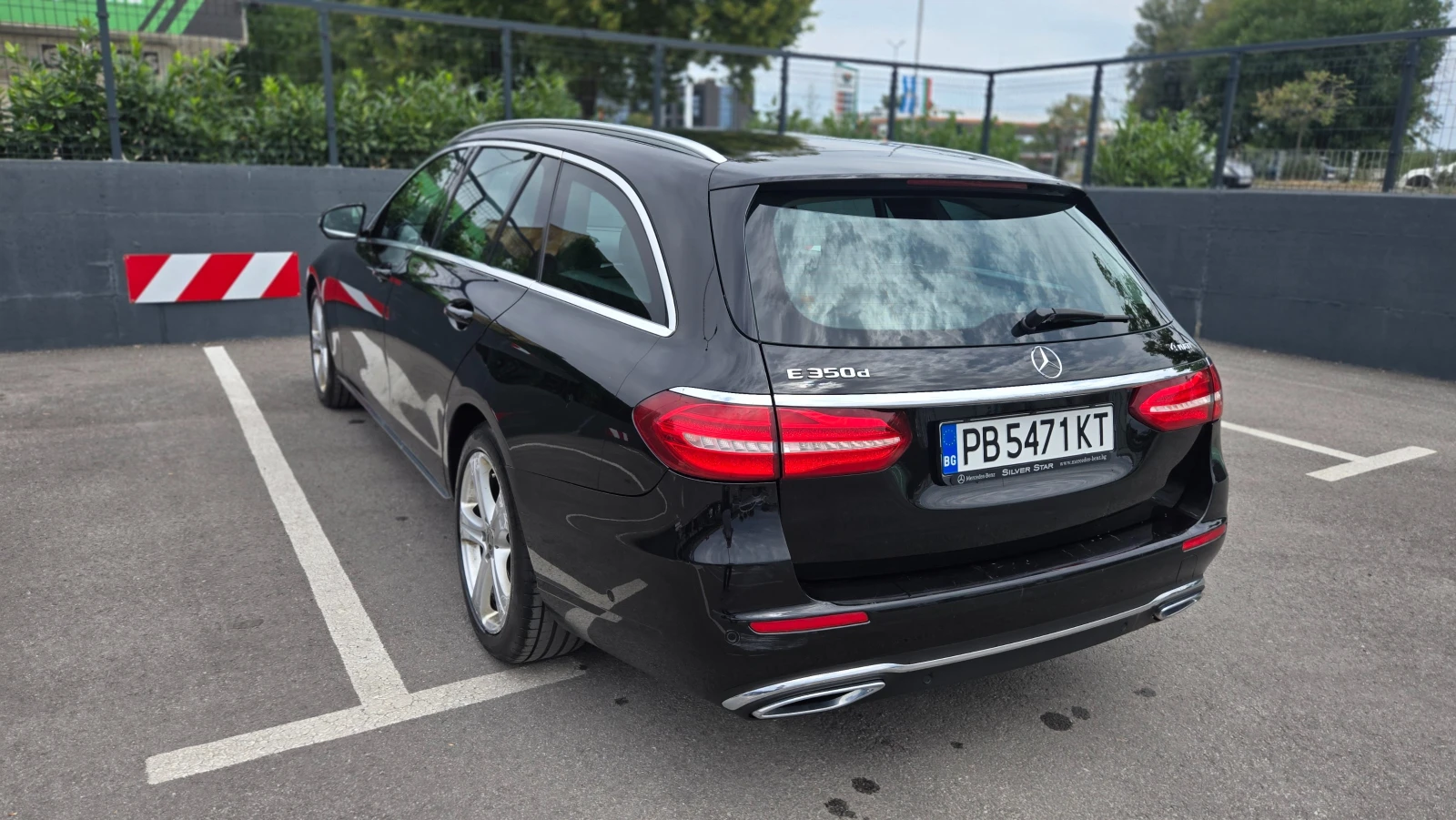 Mercedes-Benz E 350 d 4MATIC СПЕШНО Силвър стар първи собственик - изображение 3