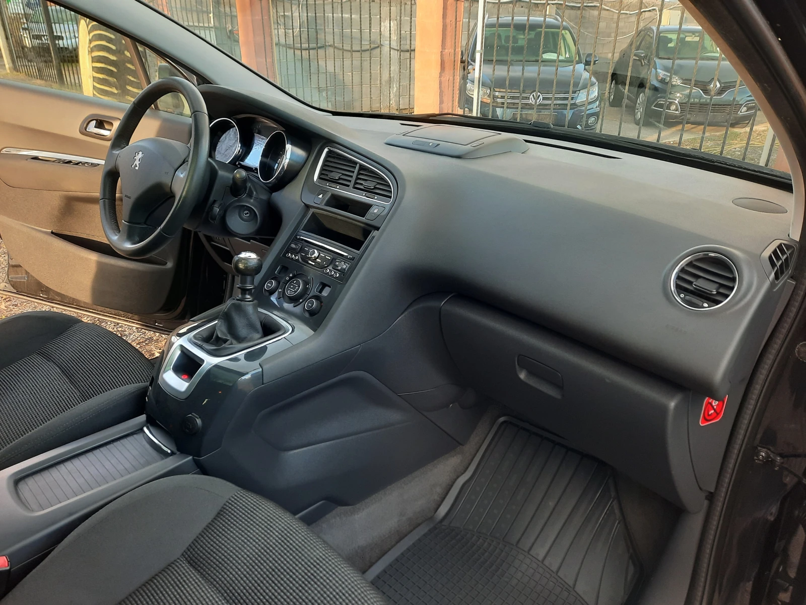 Peugeot 5008 1.6eHDI 115ps. | Mobile.bg � ����������� 11