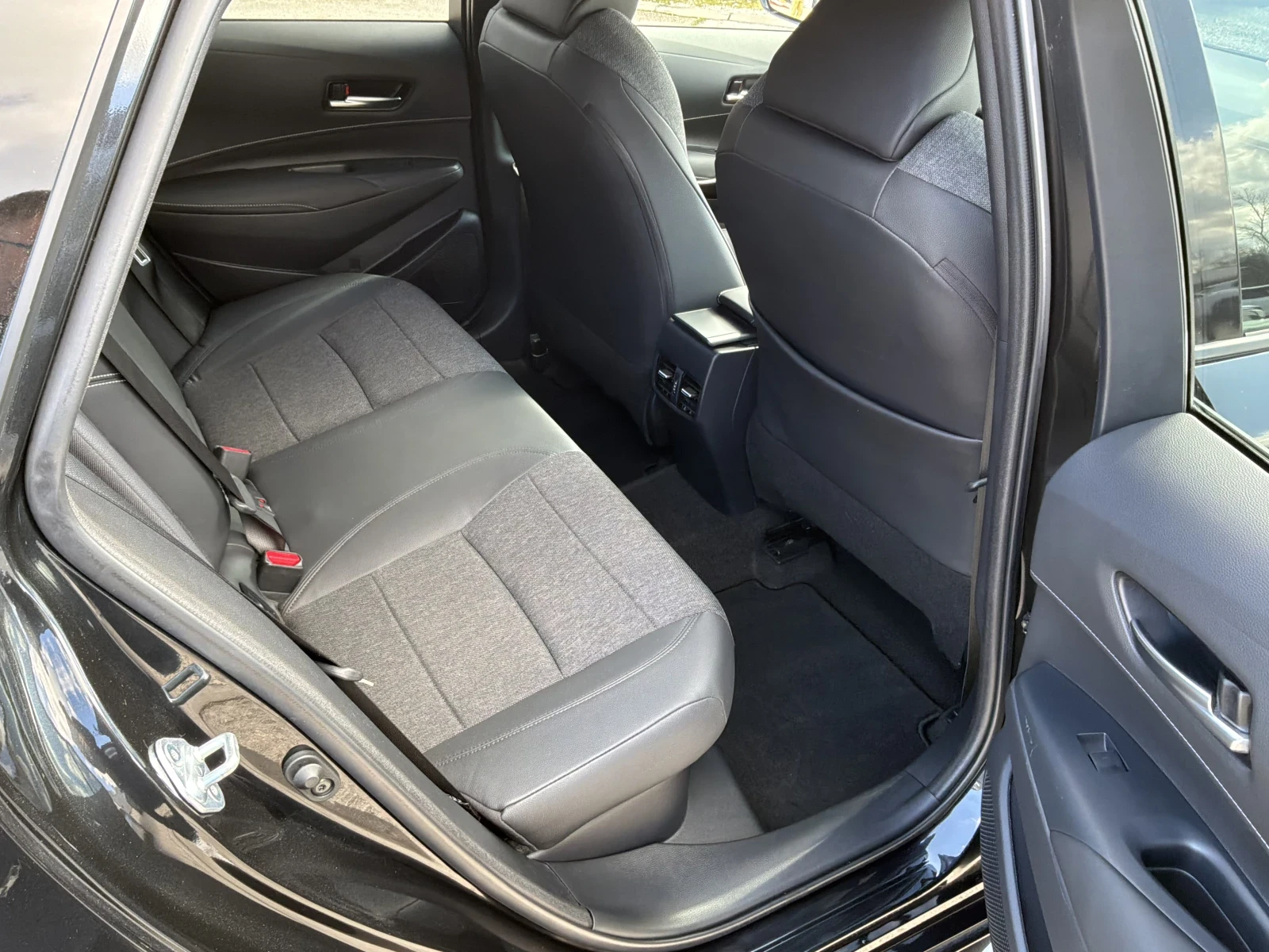 Toyota Corolla 1.8h.122k.�. Luxury � �������� 96000��. | Mobile.bg � ����������� 13