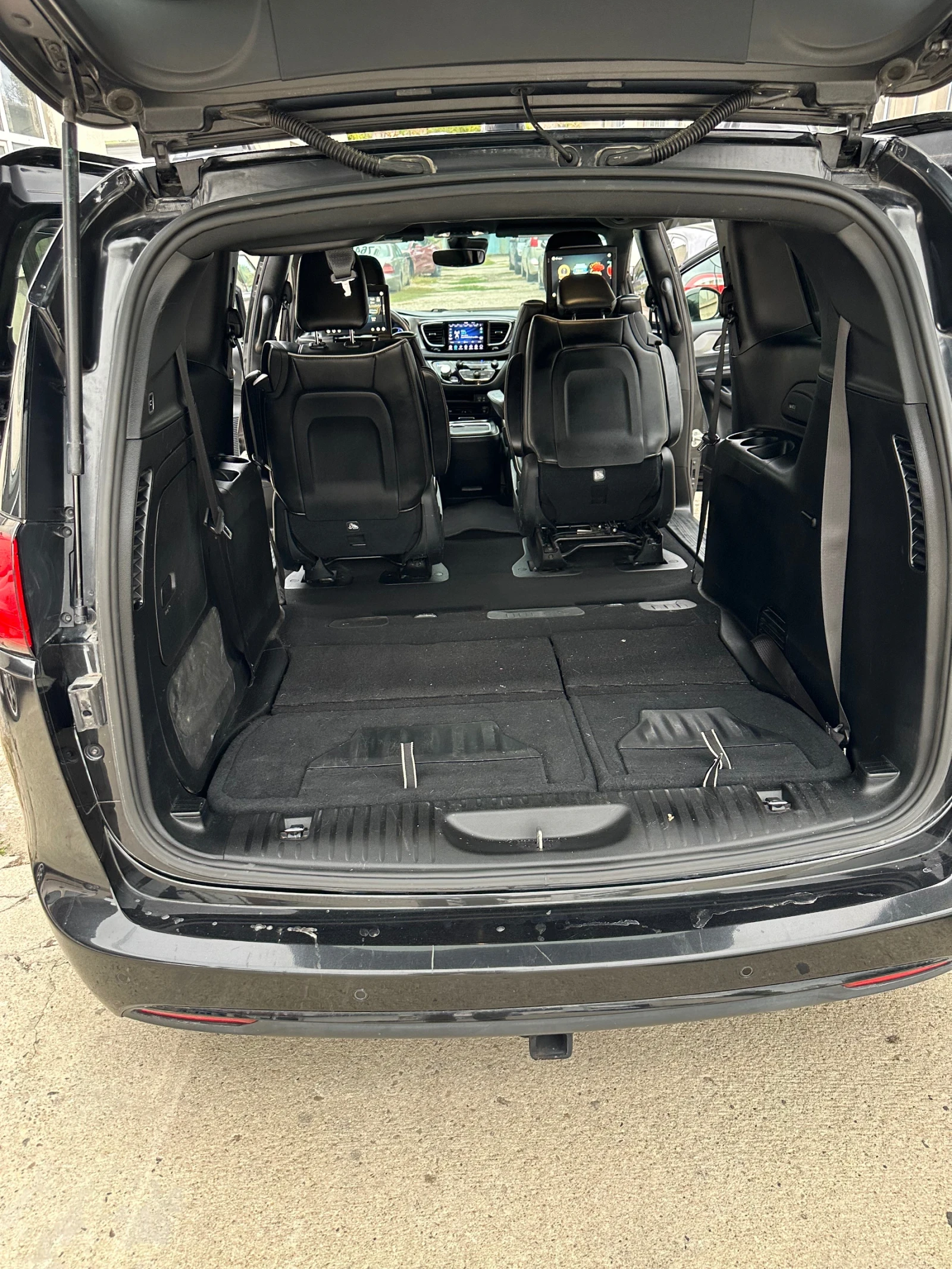 Chrysler Pacifica Plug-in hybrid Limited S, снимка 14 - Автомобили и джипове - 53715522