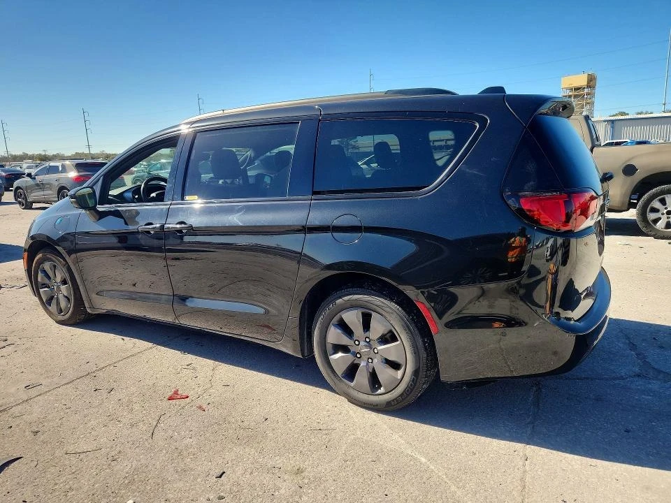 Chrysler Pacifica Plug-in hybrid Limited S, снимка 2 - Автомобили и джипове - 53715522