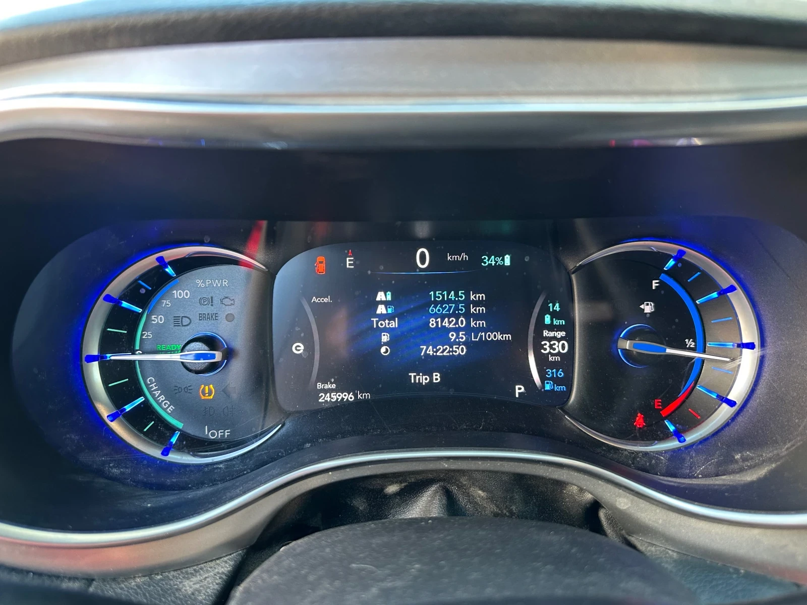 Chrysler Pacifica Plug-in hybrid Limited S, снимка 15 - Автомобили и джипове - 53715522