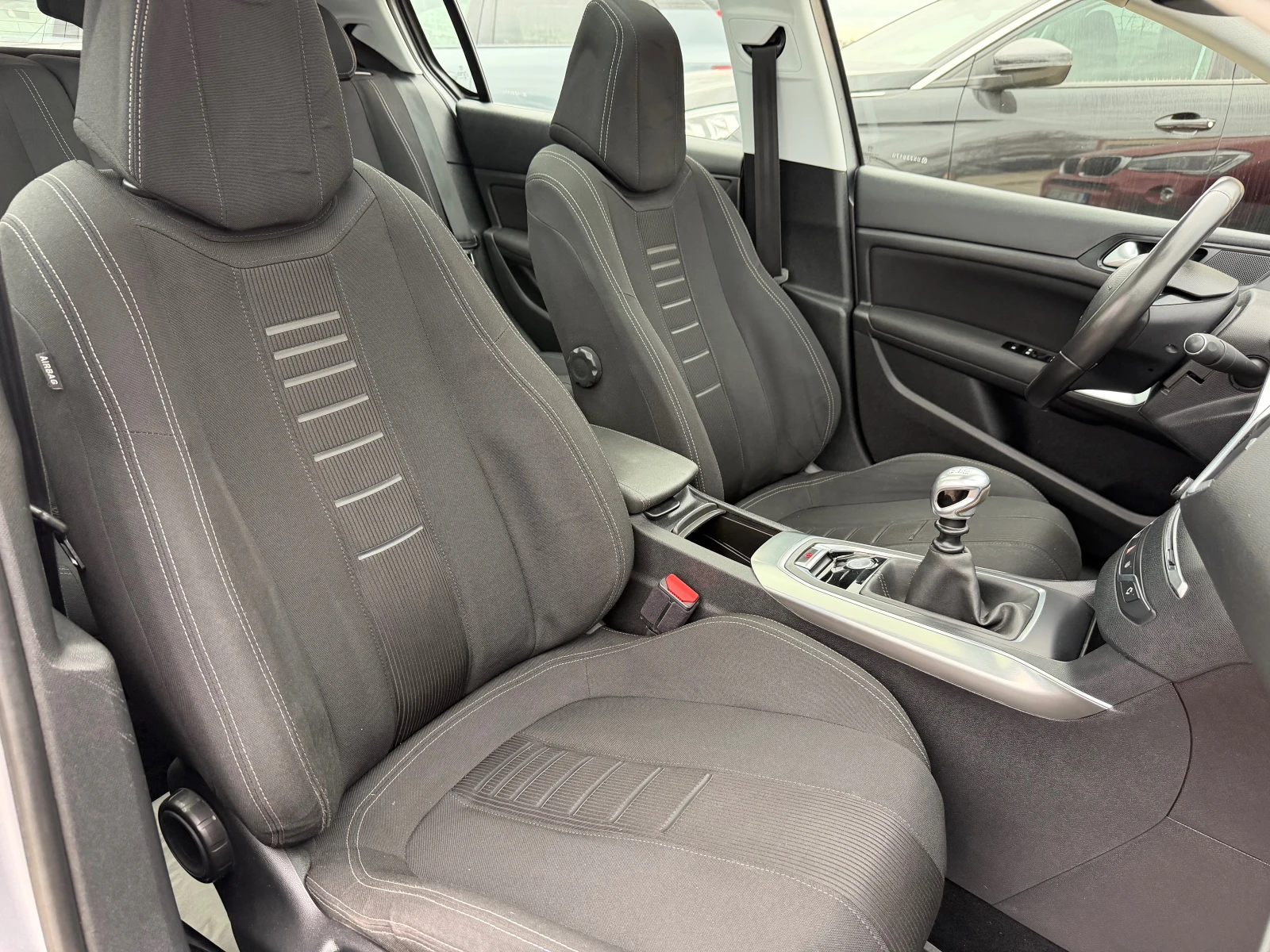 Peugeot 308 1.6Ehdi CAMERA PANORAMA XENON START/STOP KEY LESS, снимка 11 - Автомобили и джипове - 53904406