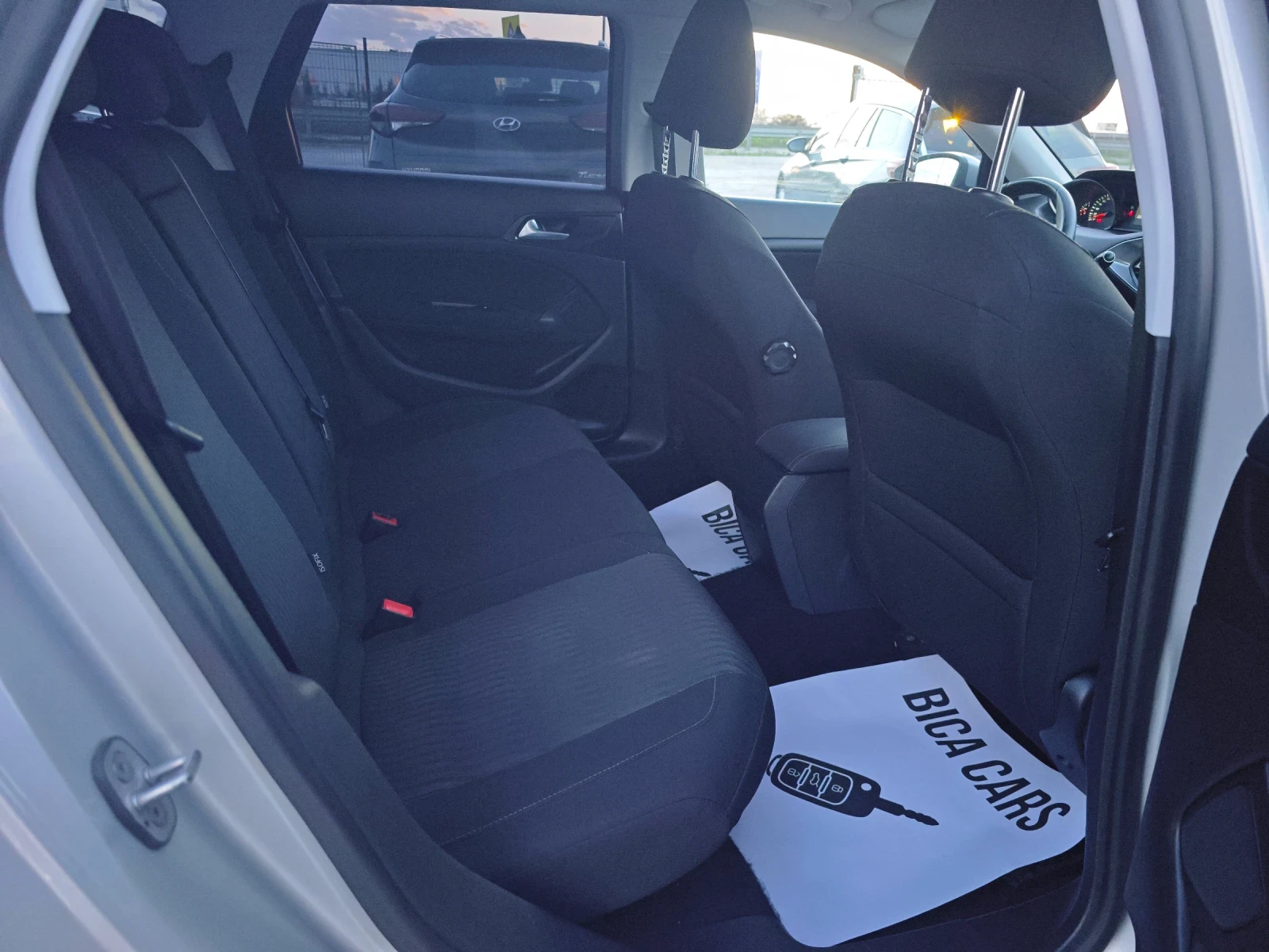 Peugeot 308 2.0e-hdi , снимка 13 - Автомобили и джипове - 54263674