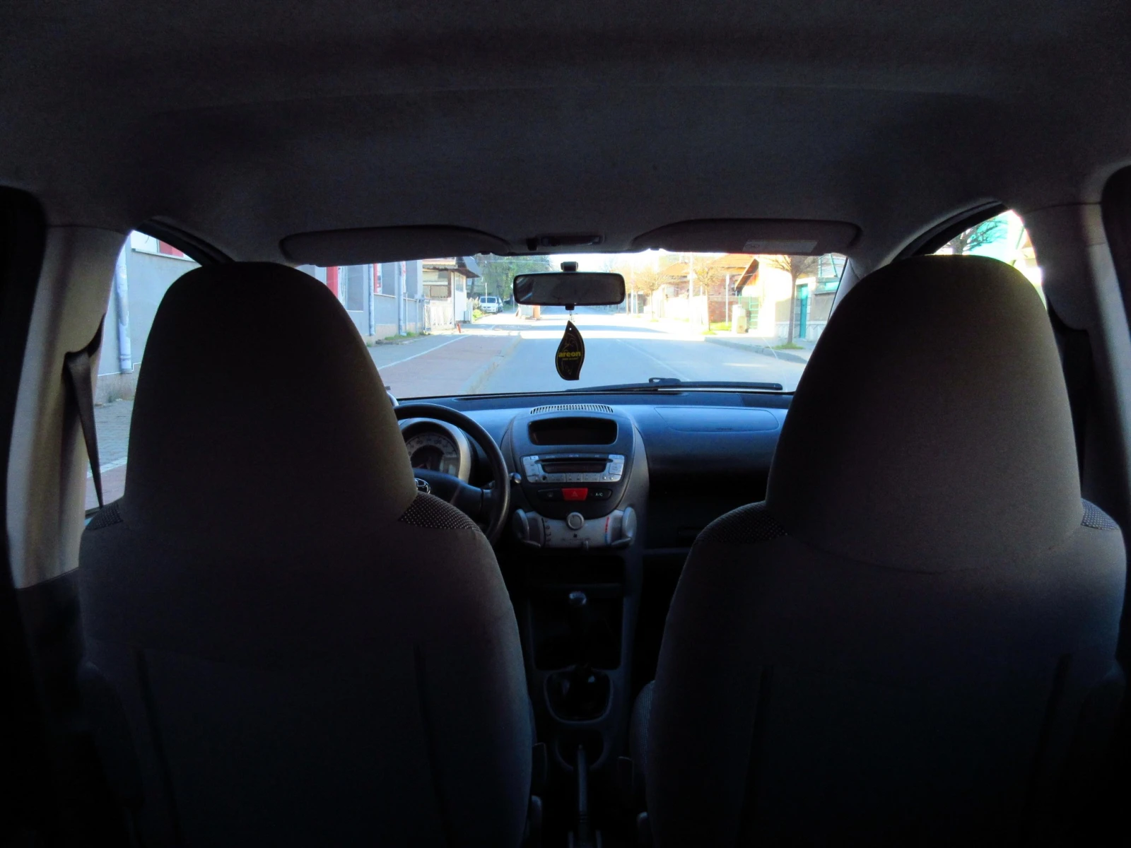 Toyota Aygo 1.0i, снимка 6 - Автомобили и джипове - 54394553