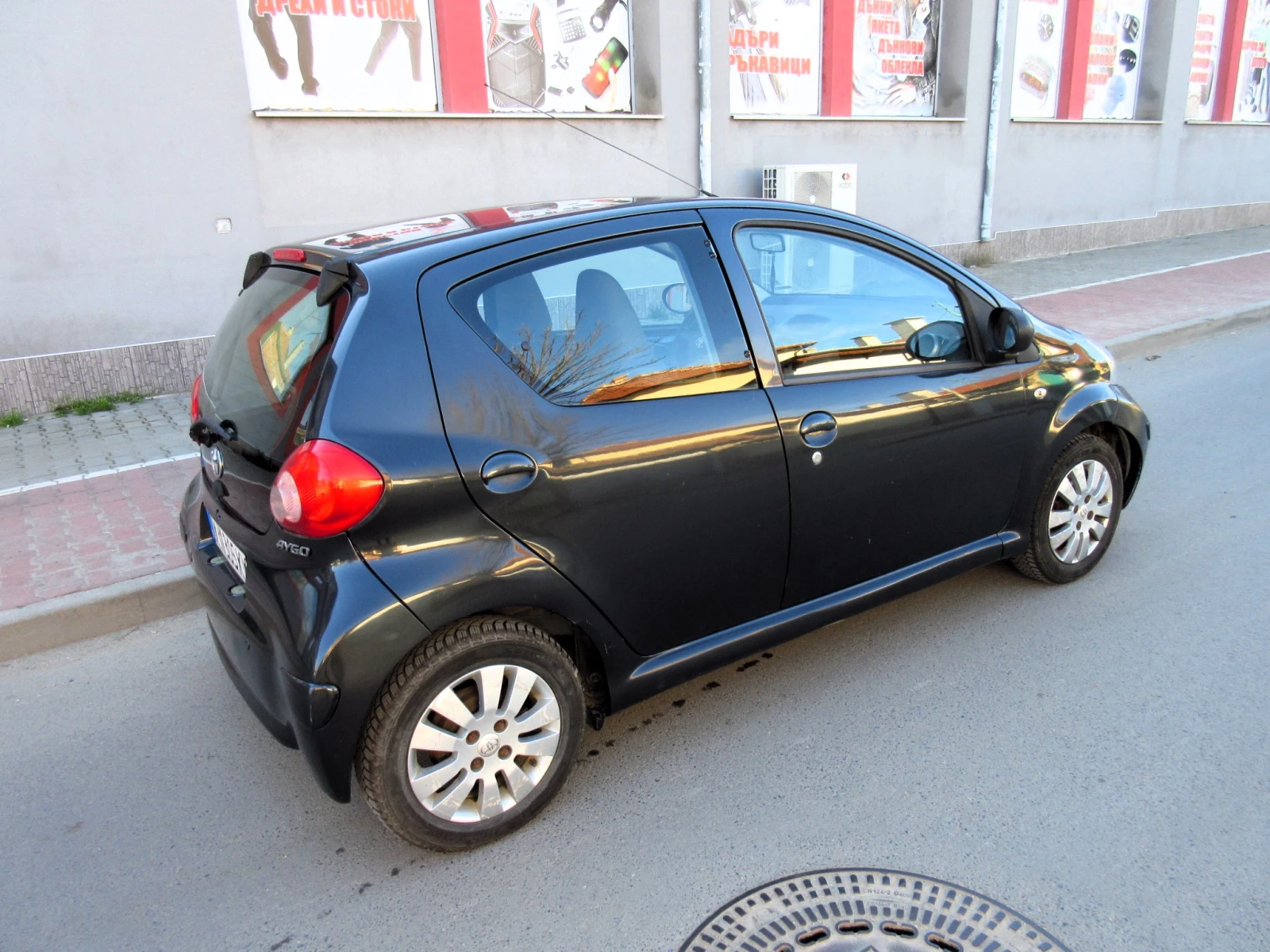 Toyota Aygo 1.0i, снимка 3 - Автомобили и джипове - 54394553
