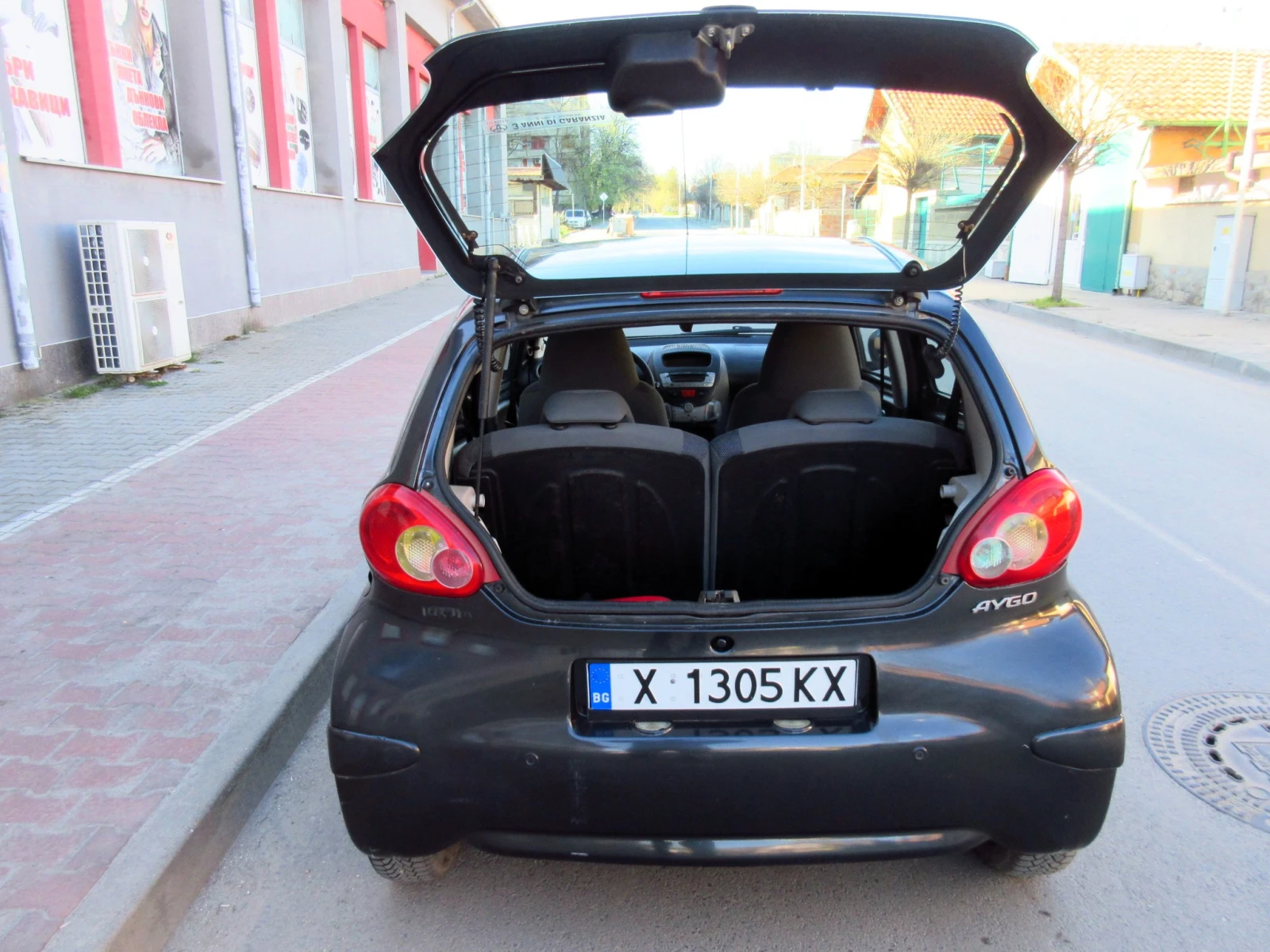 Toyota Aygo 1.0i, снимка 5 - Автомобили и джипове - 54394553