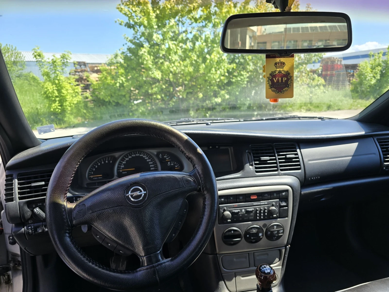 Opel Vectra 2.0i, снимка 14 - Автомобили и джипове - 54441454
