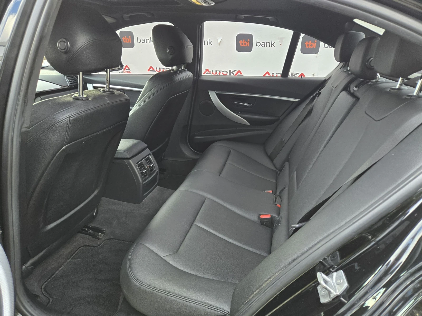 BMW 330 252kc/M SPORT PACKAGE/xDrive/155.000km/CAMERA | Mobile.bg � ����������� 9