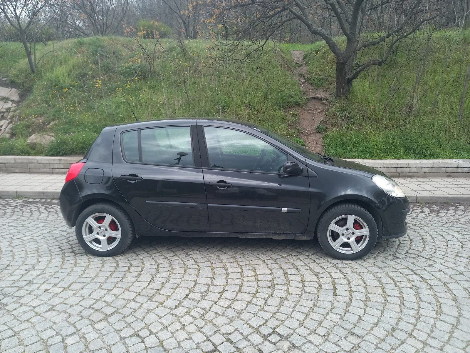 Renault Clio 1.2 75, снимка 2 - Автомобили и джипове - 54608468