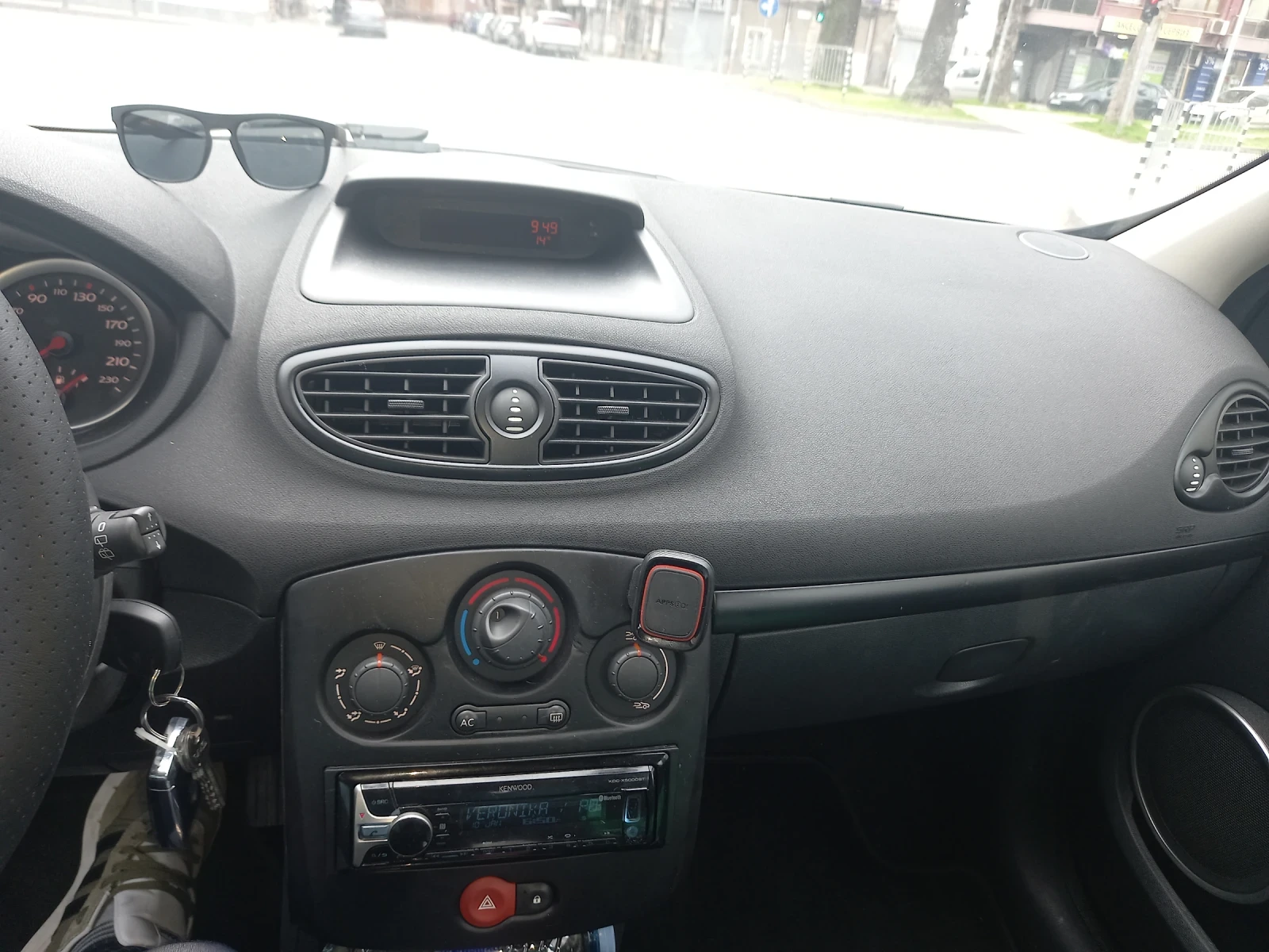 Renault Clio 1.2 75, снимка 7 - Автомобили и джипове - 54608468