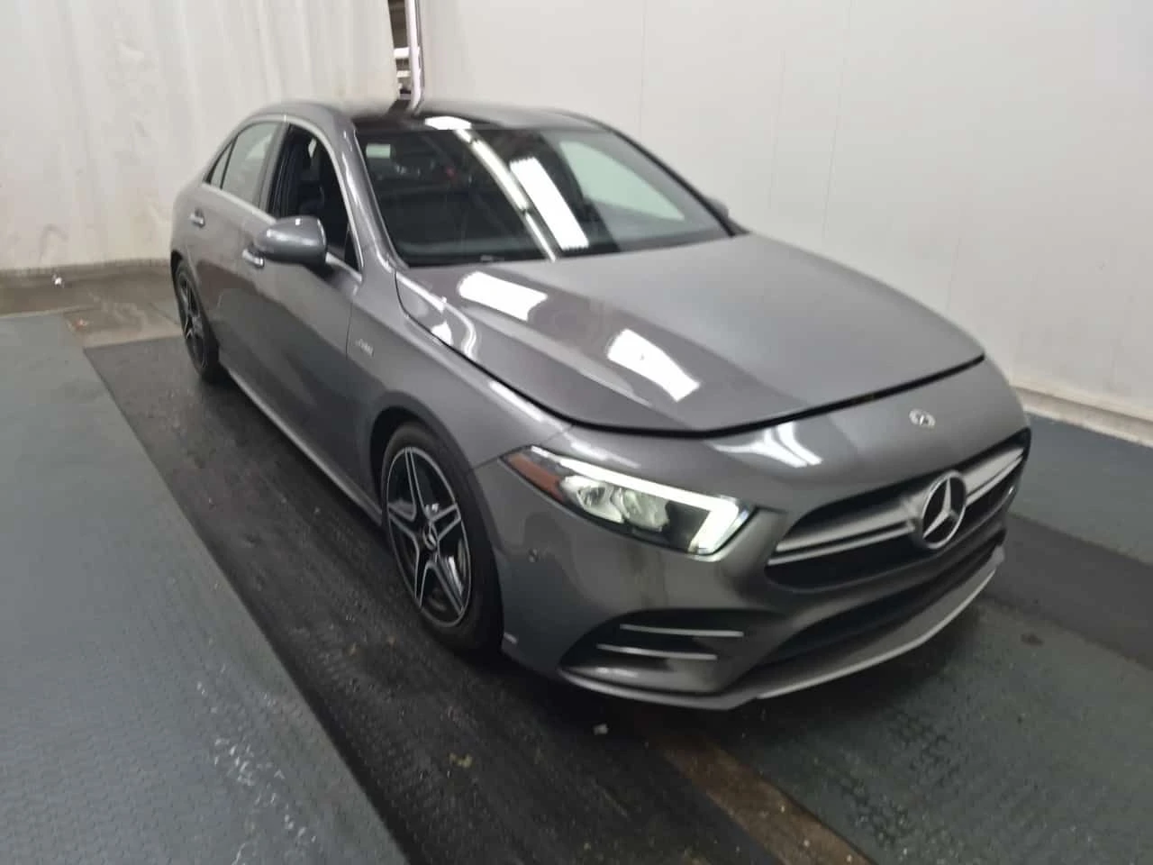 Mercedes-Benz A 35  AMG| ALCANTARA| AMBIENT| PANO| 2 КЛЮЧА| , снимка 2 - Автомобили и джипове - 54651115