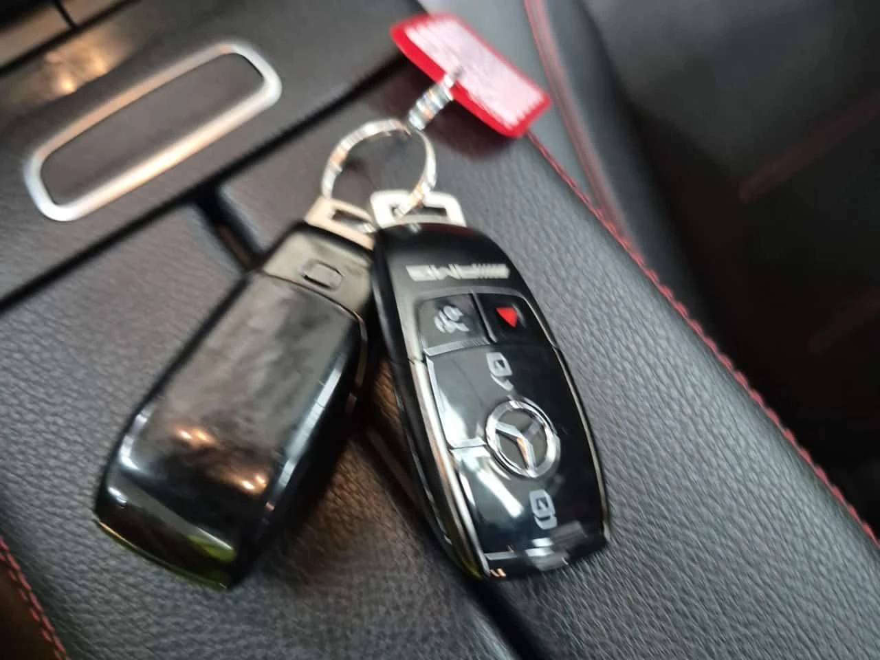 Mercedes-Benz A 35  AMG| ALCANTARA| AMBIENT| PANO| 2 КЛЮЧА| , снимка 17 - Автомобили и джипове - 54651115
