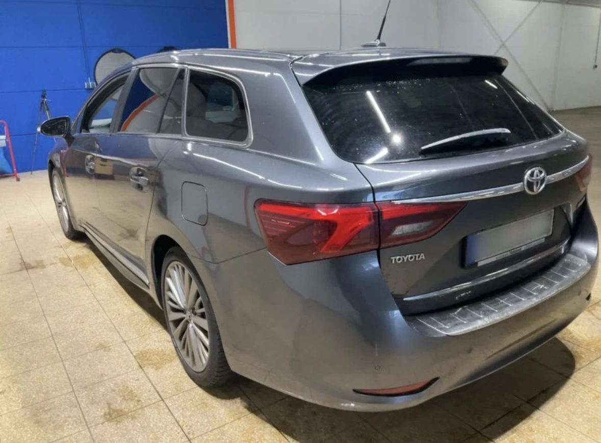 Toyota Avensis 2.0D-4D 143кс* LUXURY* FULL* ПЕРФЕКТЕН* , снимка 2 - Автомобили и джипове - 55229856