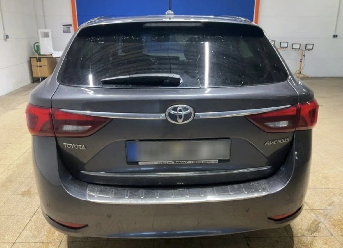 Toyota Avensis 2.0D-4D 143кс* LUXURY* FULL* ПЕРФЕКТЕН* , снимка 3 - Автомобили и джипове - 55229856